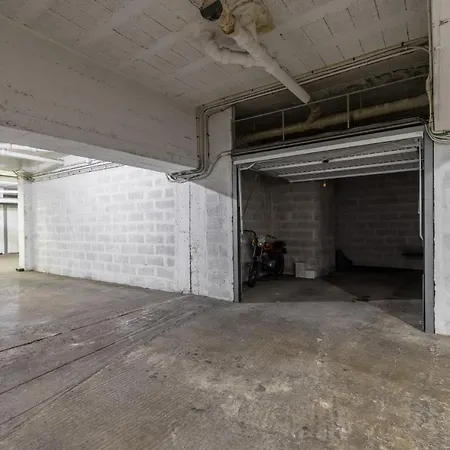 Apartment Open View & Garage